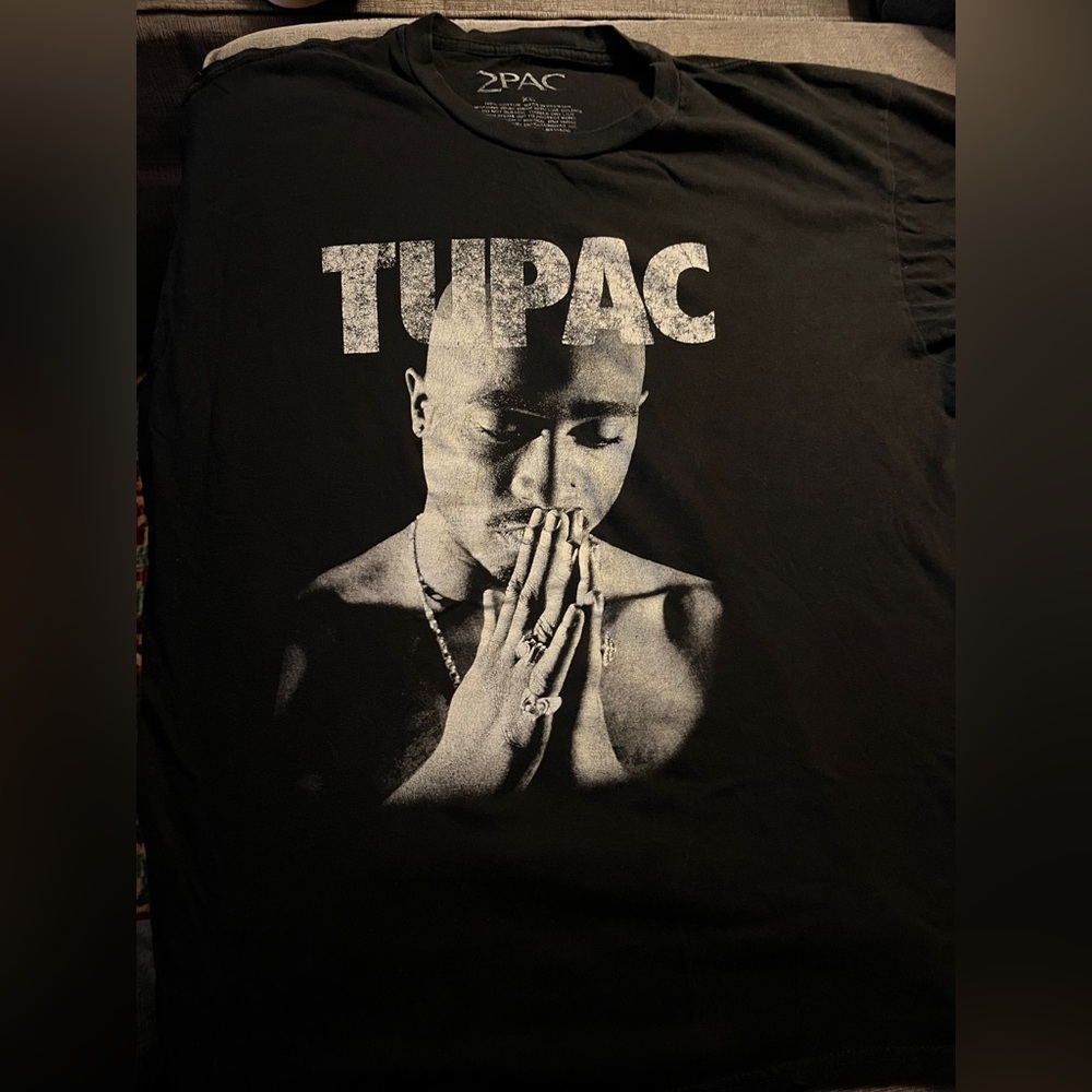 tupac women’s XL tshirt